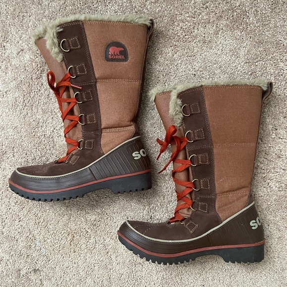 Sorel Shoes - Sorel Women’s Lace zip Fur Lined Winter Boots